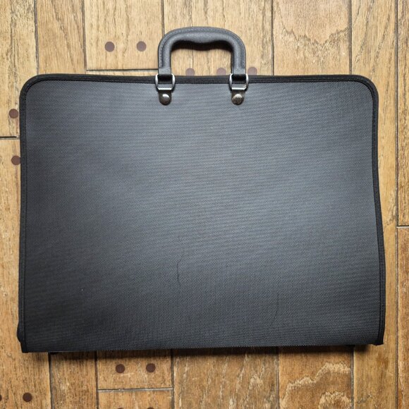 Art portfolio bag, 22" x 17" x 2" - Picture 2 of 6
